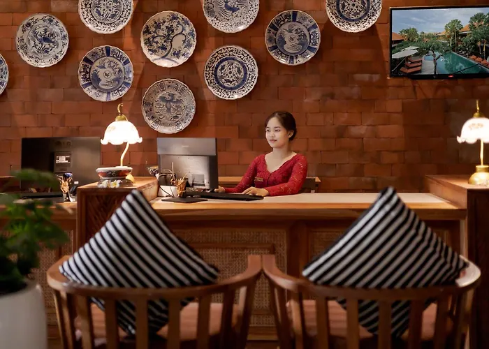 ホテル Fourteen Roses Boutique Hotel, Kuta レギャン