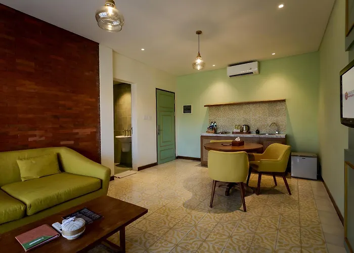 Fourteen Roses Boutique Hotel, Kuta ホテル