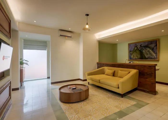 Fourteen Roses Boutique Hotel, Kuta ليجيان