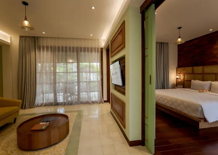 Fourteen Roses Boutique Hotel, Kuta 4*