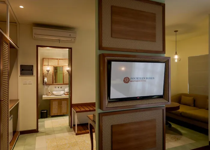 ホテル Fourteen Roses Boutique Hotel, Kuta