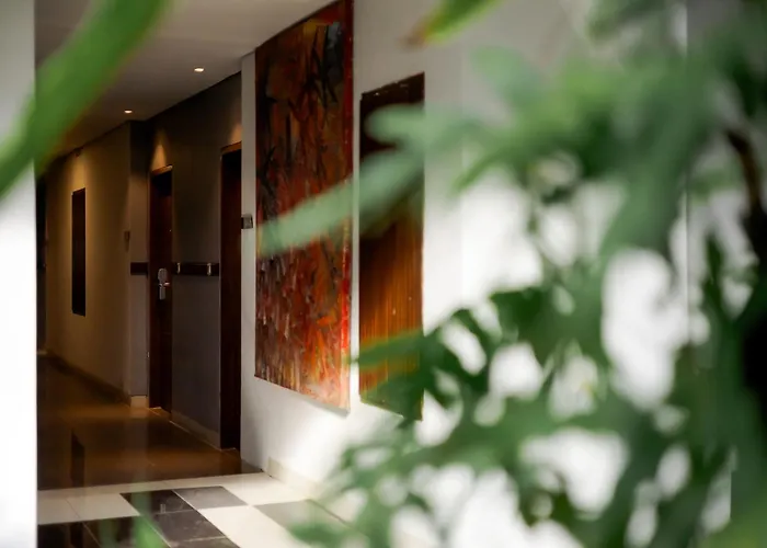 فندق Fourteen Roses Boutique Hotel, Kuta 4*