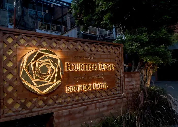 ホテル Fourteen Roses Boutique Hotel, Kuta