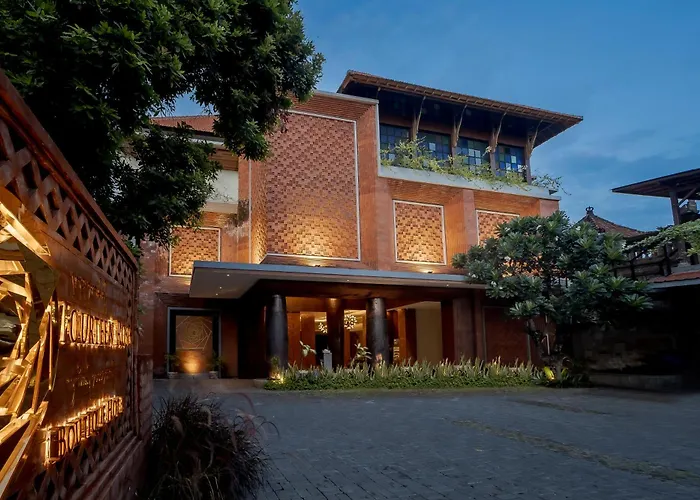 Fourteen Roses Boutique Hotel, Kuta ホテル レギャン