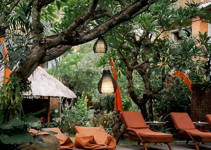Fourteen Roses Boutique Hotel, Kuta ホテル