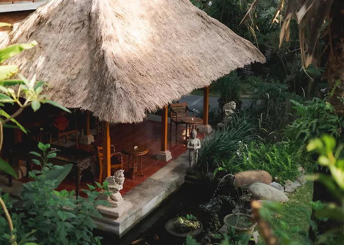 Fourteen Roses Boutique Hotel, Kuta فندق