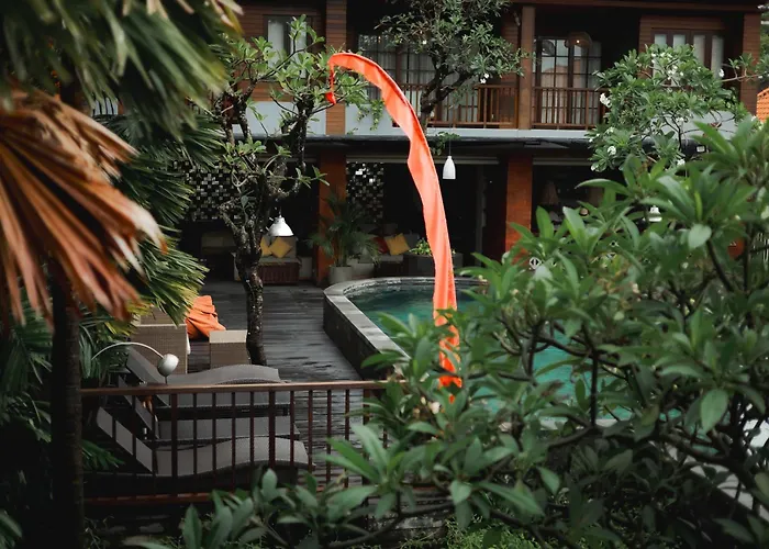 Fourteen Roses Boutique Hotel, Kuta レギャン