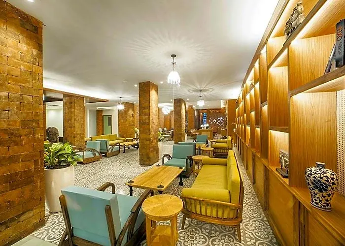Fourteen Roses Boutique Hotel, Kuta ホテル 4*
