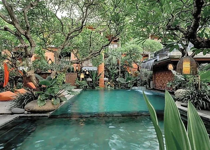 ホテル Fourteen Roses Boutique Hotel, Kuta 4*