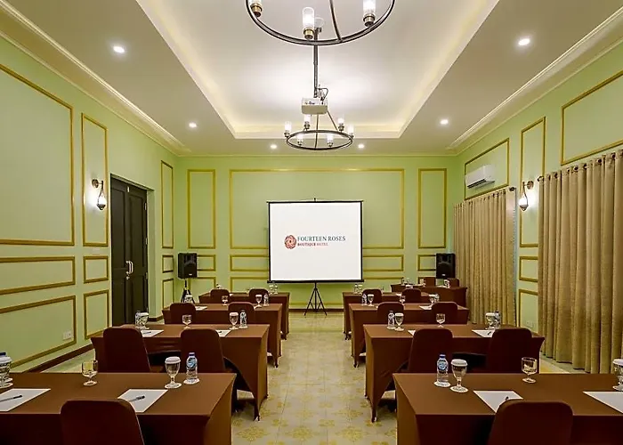 ホテル Fourteen Roses Boutique Hotel, Kuta